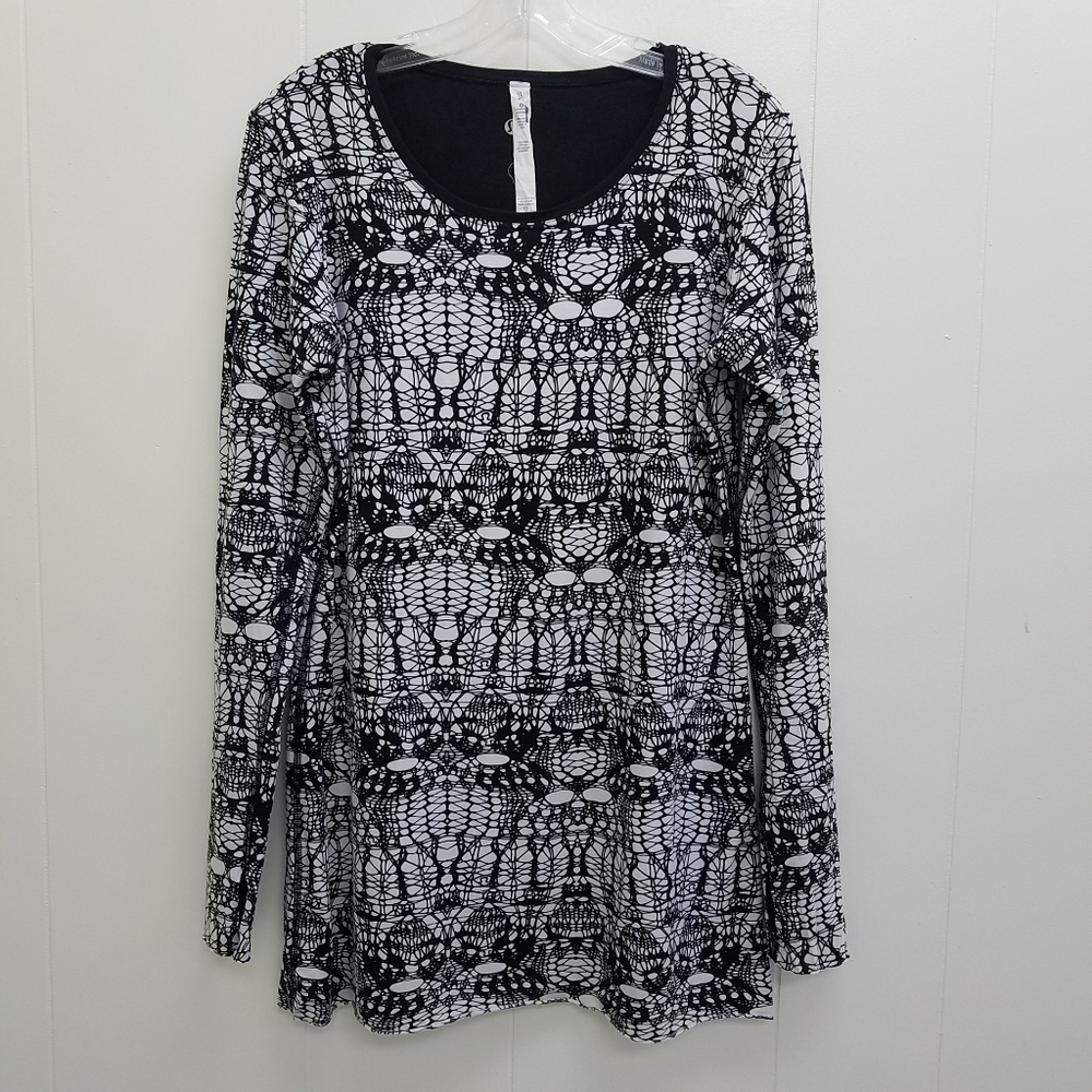 Lululemon "Glacier Lace" Cabin Long Sleeve Tee II